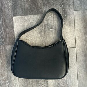 Elegant Black Leather Women’s Bag